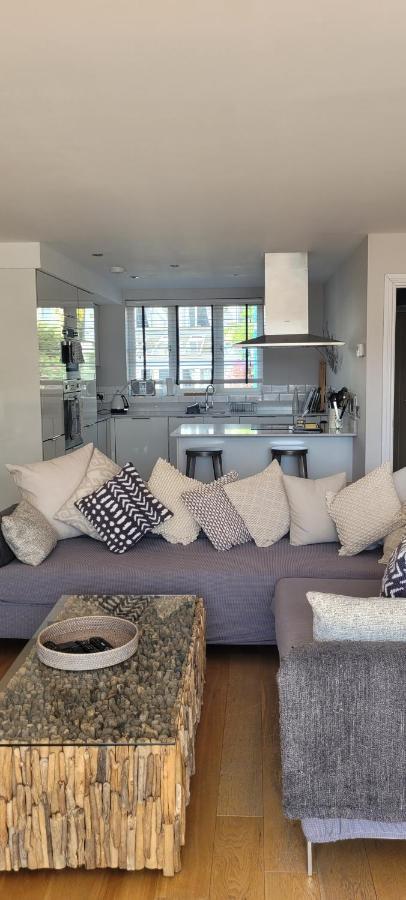 Central Modern Townhouse In Saundersfoot Villa ภายนอก รูปภาพ